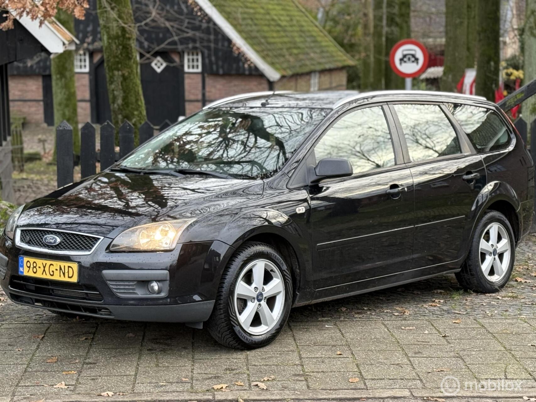 Ford Focus 1.8-16V Futura Flexifuel Nieuwe APK! 2007 - voorkant