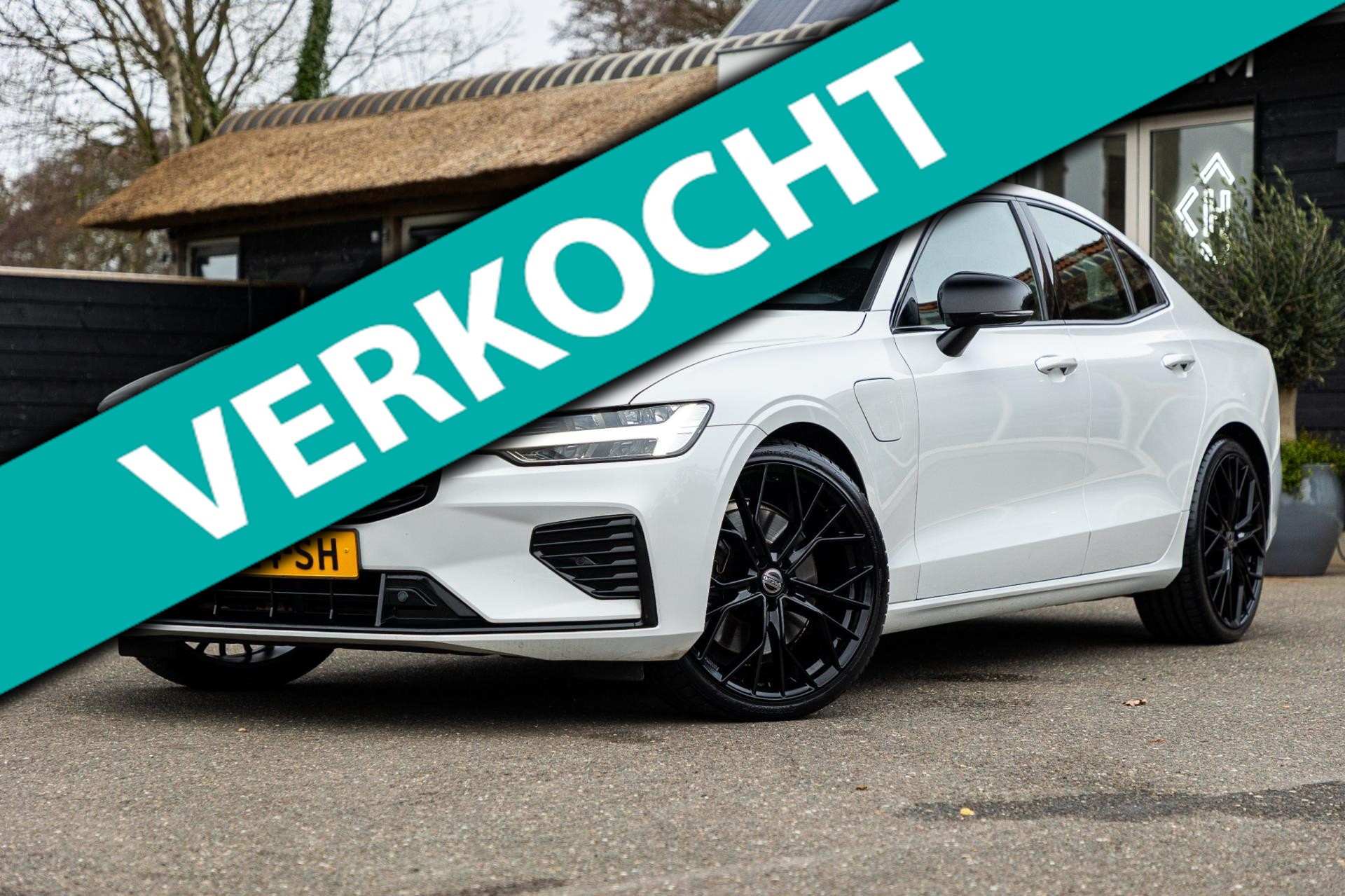 Volvo S60 2.0 Recharge T8 AWD R-Design I 1ste eigenaar I Nieuwe wielen I dealer onderhouden I 2020 - voorkant