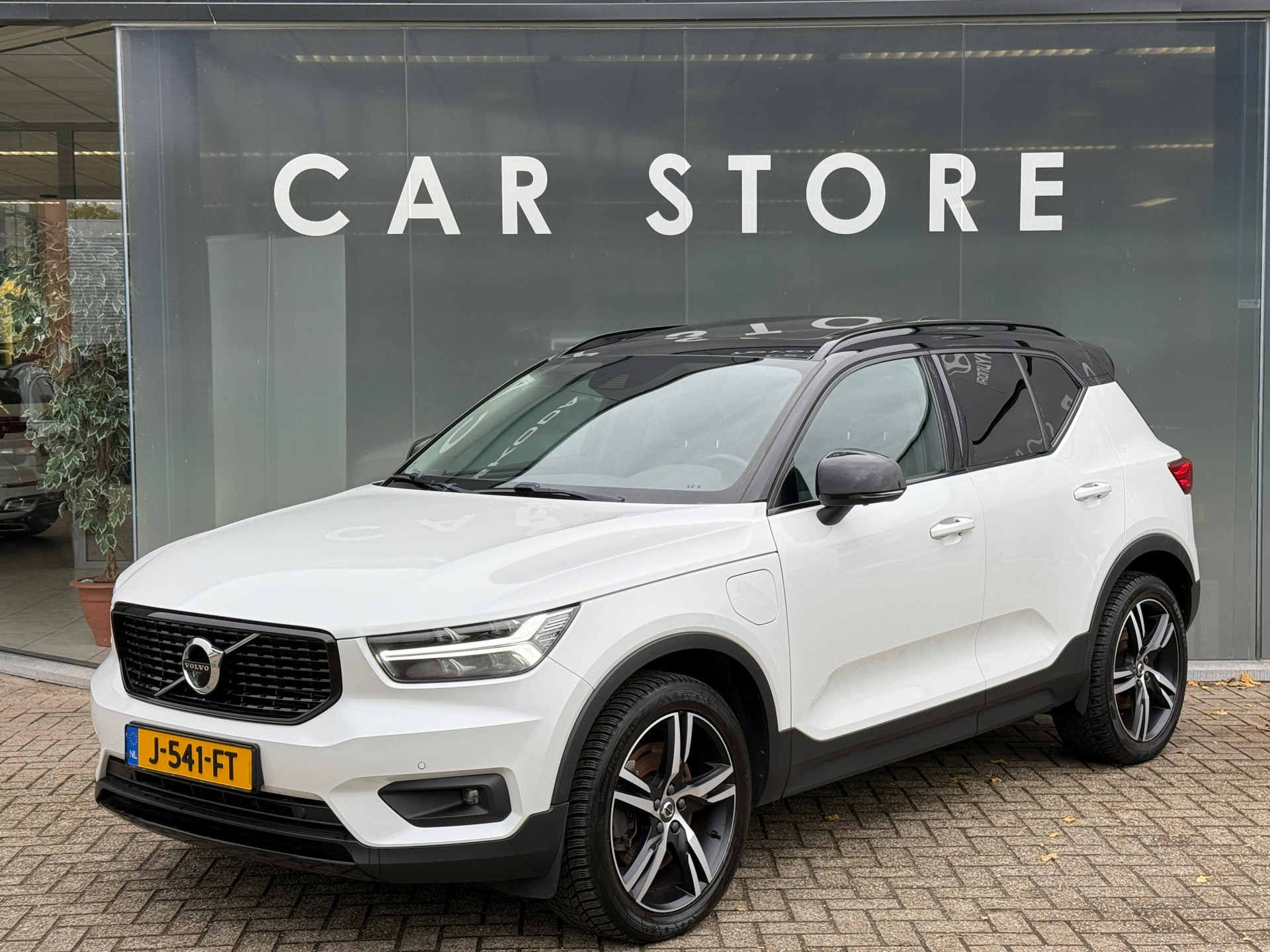 Volvo XC40 1.5 T5 Recharge R-Design Pano|Adap Cruise|Leder|Stuurver 2020 - voorkant
