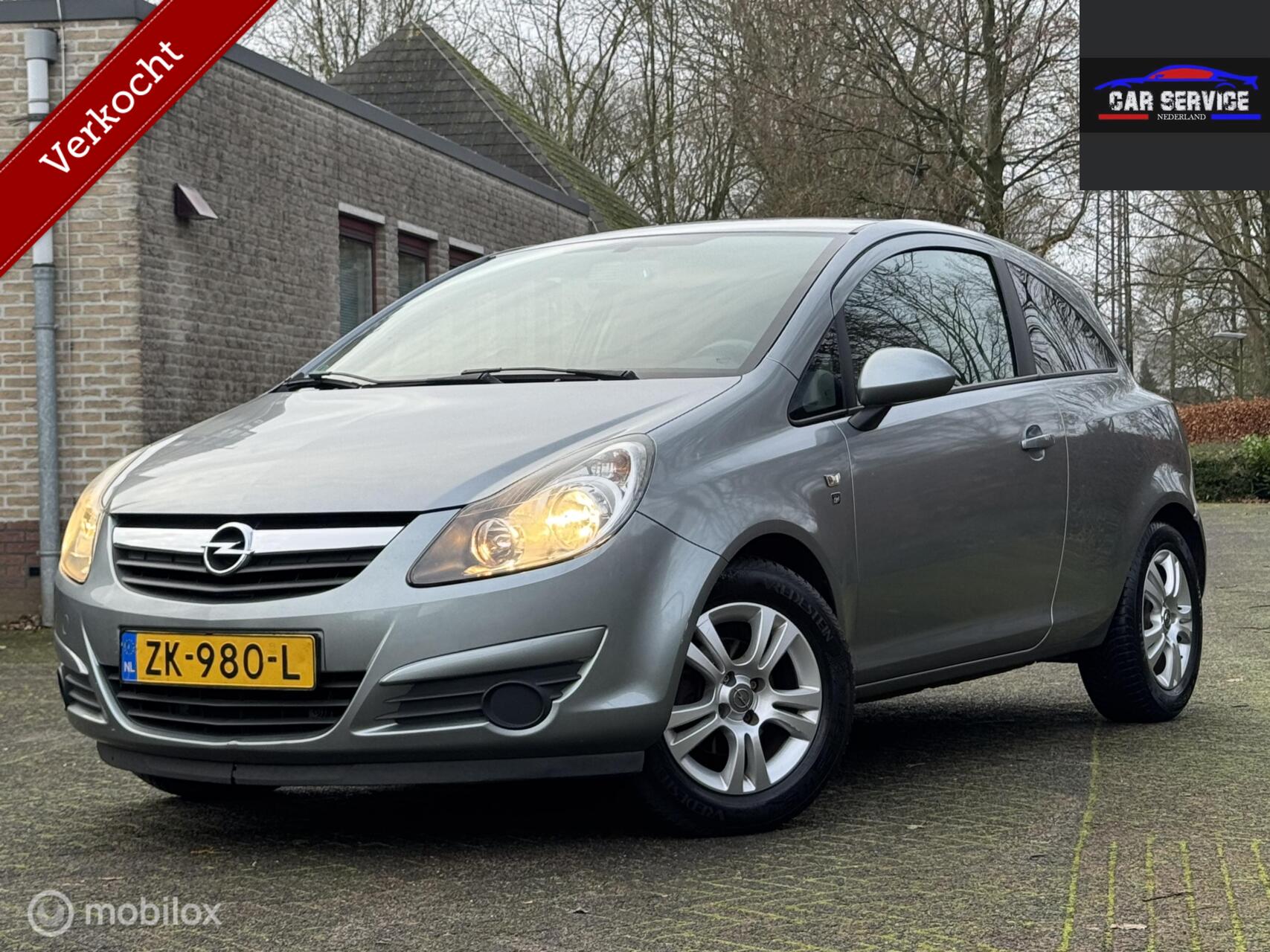 Opel Corsa 1.2-16V Color 111 Edition/LMV/PDC/APK 2010 - voorkant