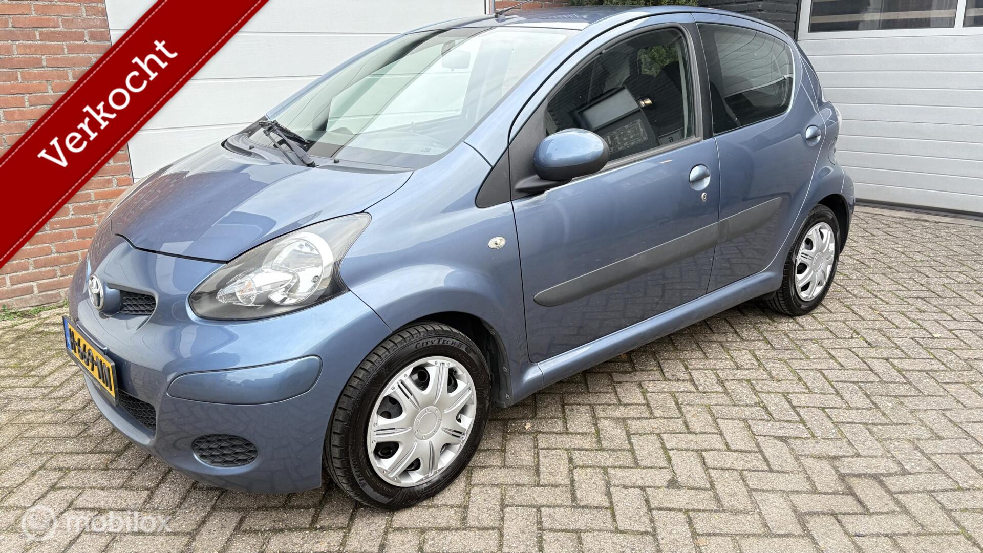 Toyota Toyota Aygo 1.0-12V Comfort Airco Apk 2-01-2027 incl boekjes 2009 - voorkant