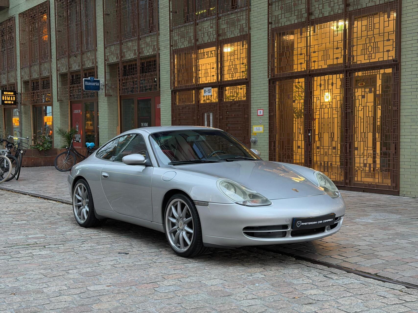 Foto van PORSCHE 911 CARRERA