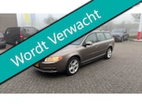 Volvo V70 2.5T Kinetic 2009 - voorkant