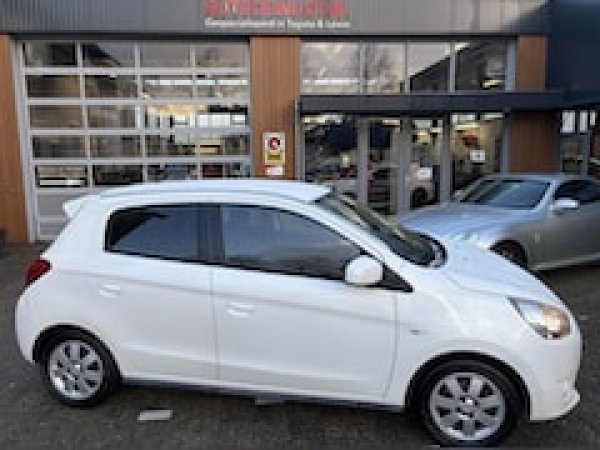 Foto van Mitsubishi Space Star
