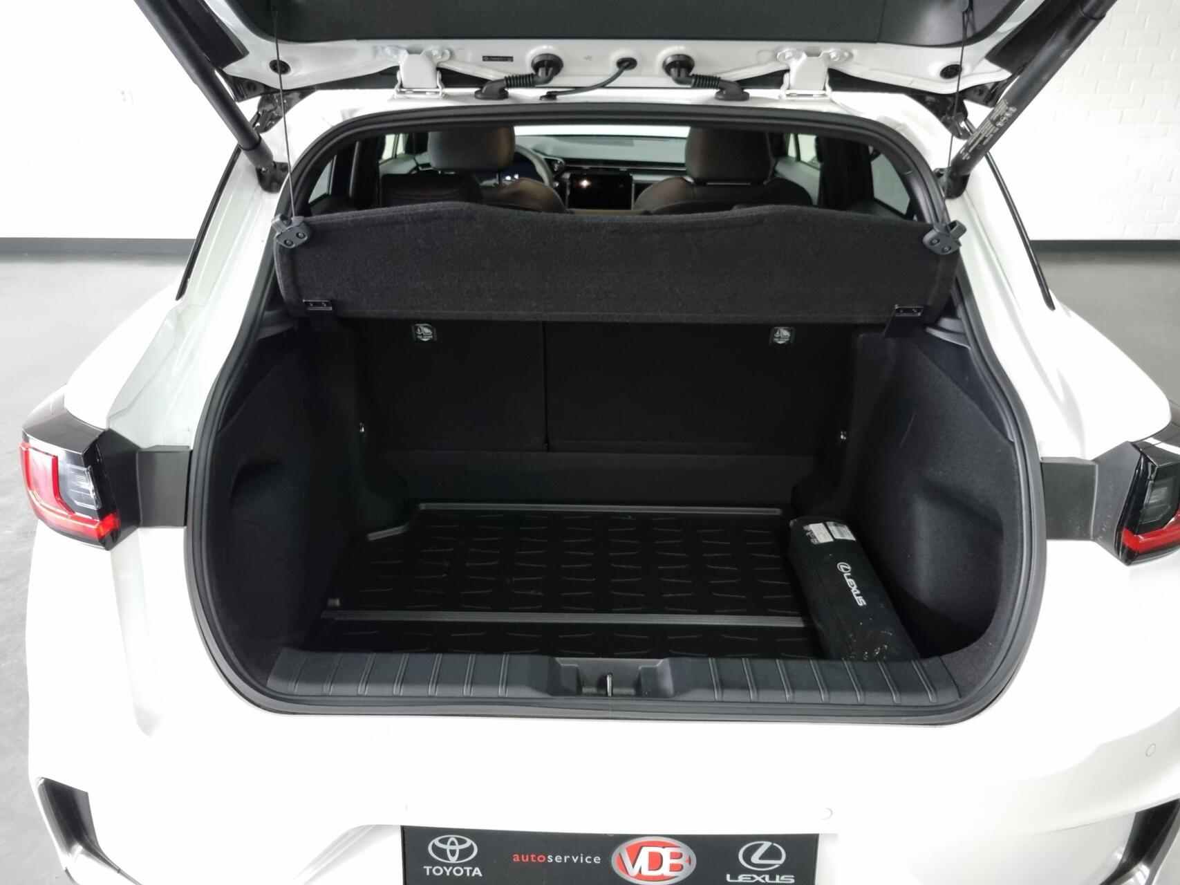 Foto van Lexus LBX