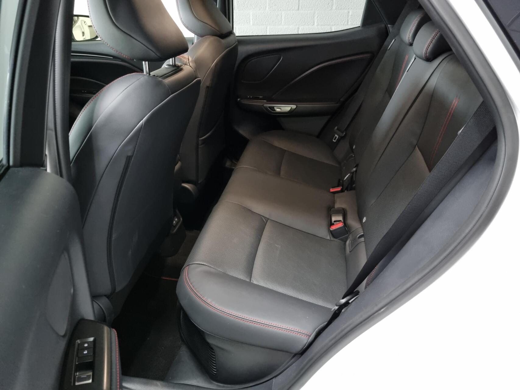 Foto van Lexus LBX