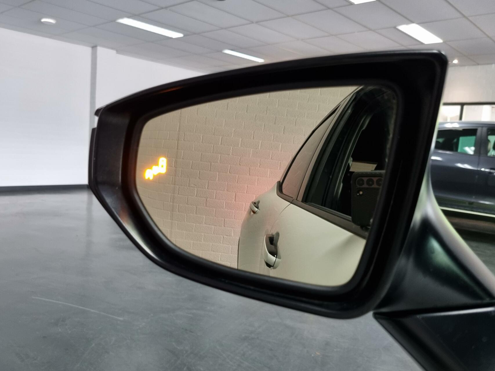 Foto van Lexus LBX