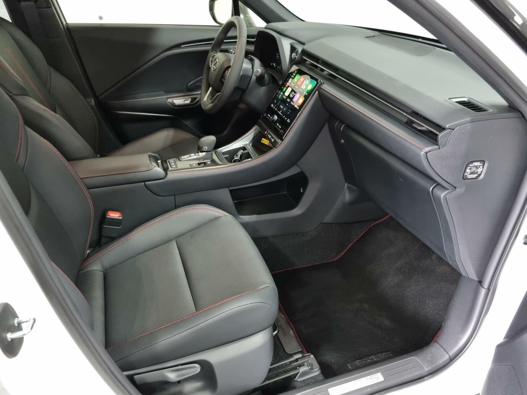 Foto van Lexus LBX