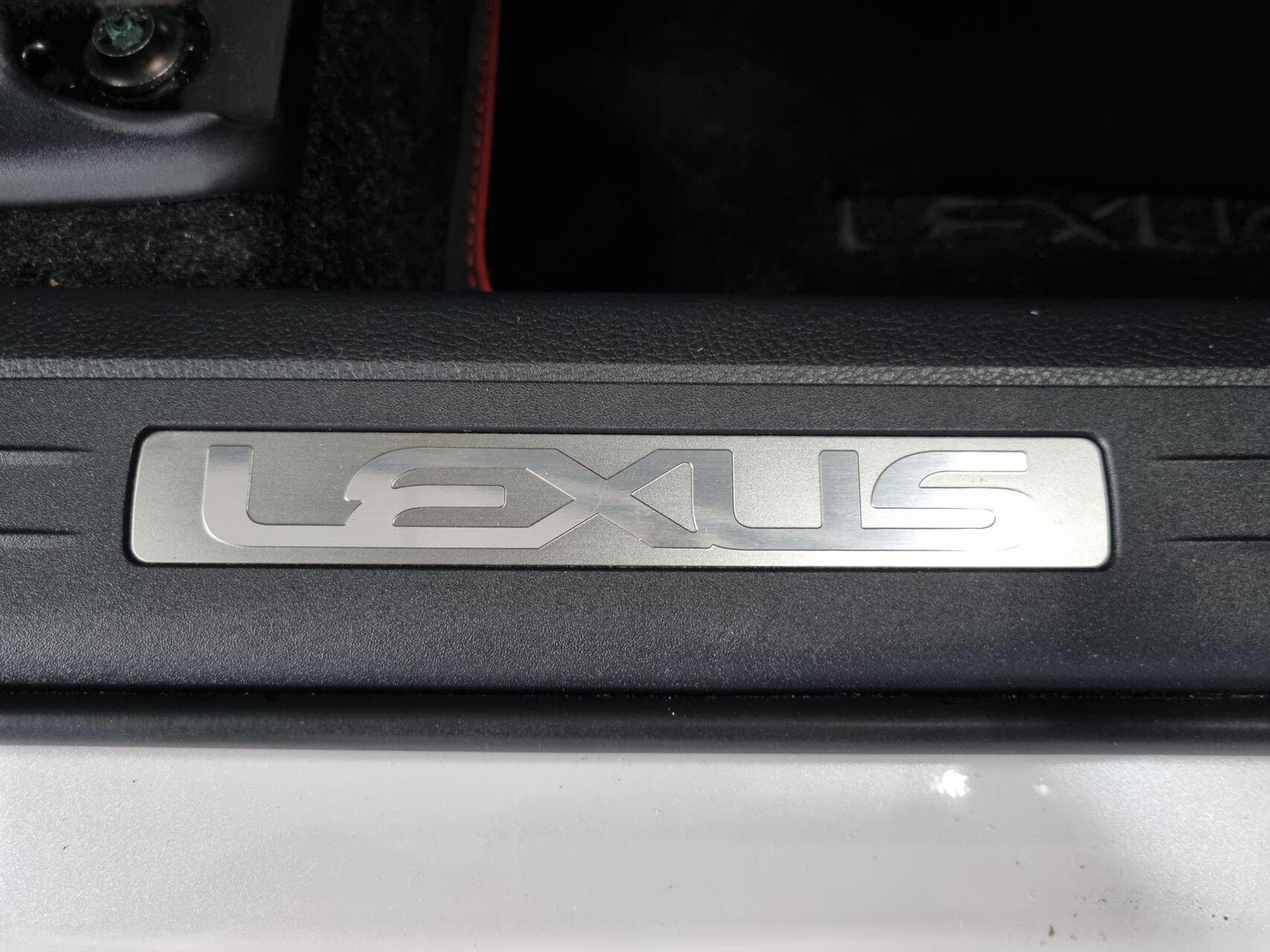 Foto van Lexus LBX