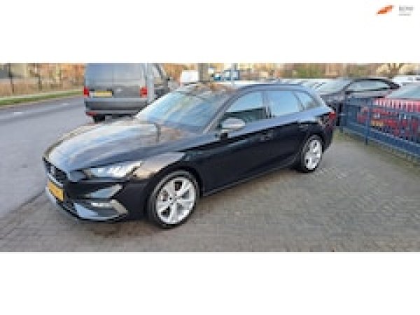 Seat Leon 1.5 TSI FR Business 2023 - voorkant