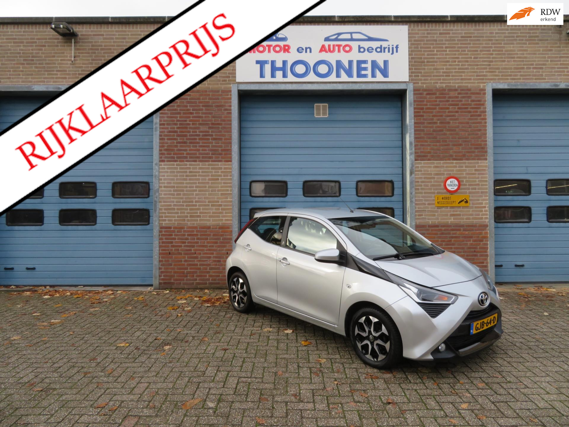 Toyota Toyota Aygo 1.0 VVT-i x-play|5 deurs|automaat|airco|telefoon aansluiting|isofix|licht metalen velgen 2021 - voorkant