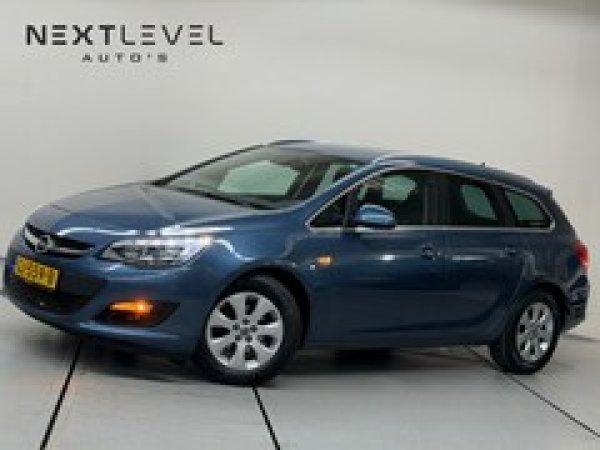 Opel Astra 1.4 Turbo Edition 2015 - voorkant