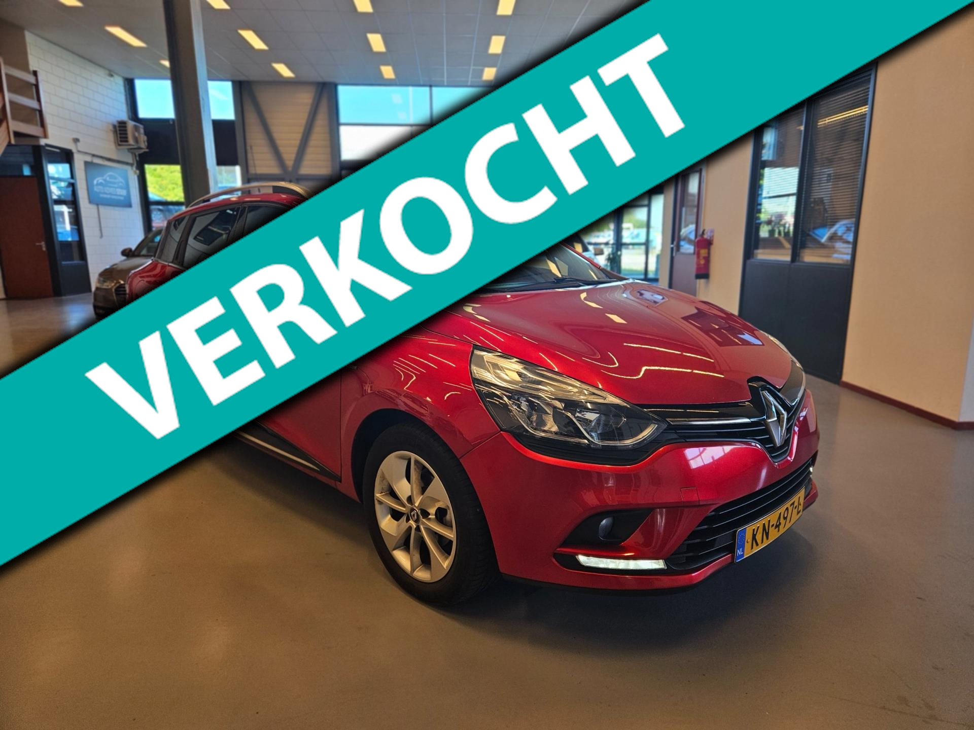 Renault Clio 0.9 TCe Limited CarPlay groot scherm trekhaak 2016 - voorkant