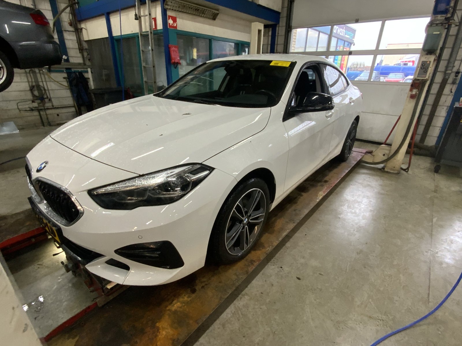 BMW 2 Serie 218i Executive Edition 2020 - voorkant