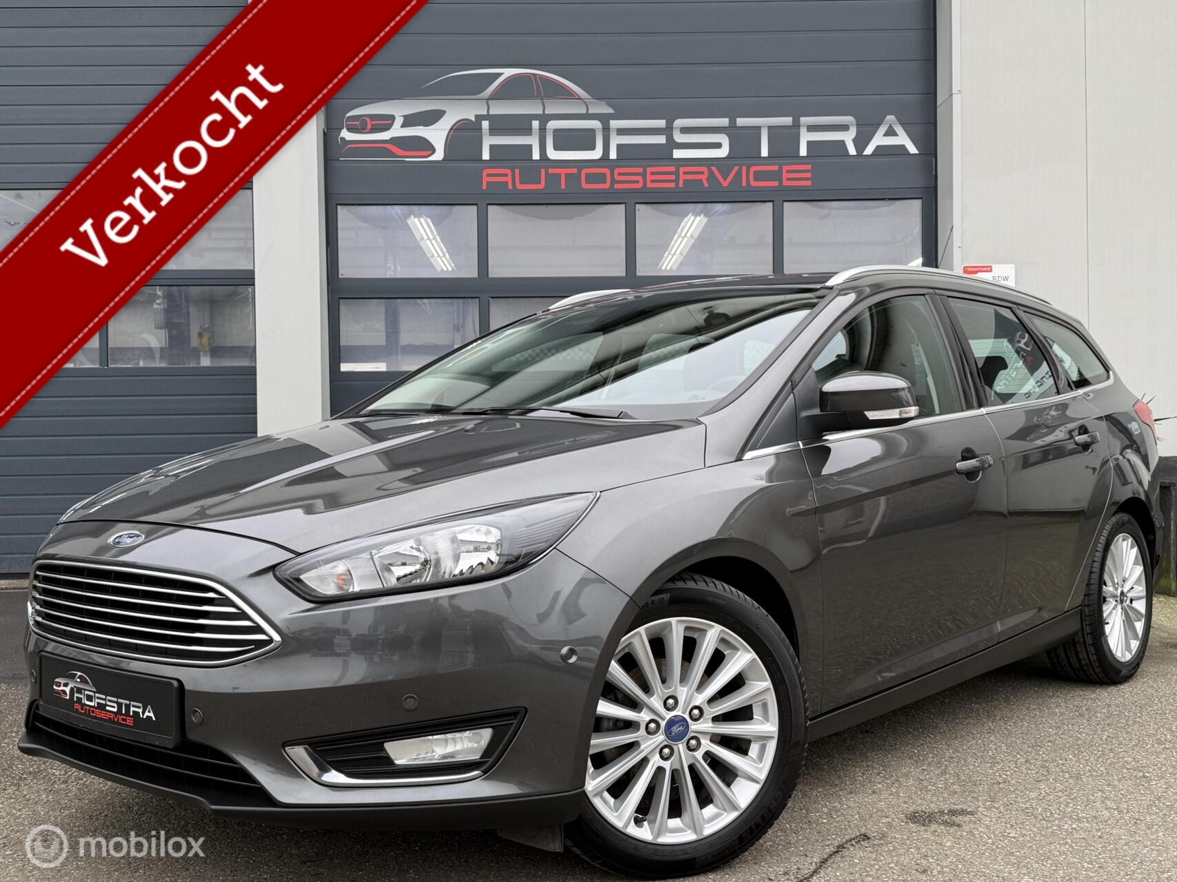 Ford Focus 1.0 Titanium Edition Trekhk Clima Navi Nap 2015 - voorkant
