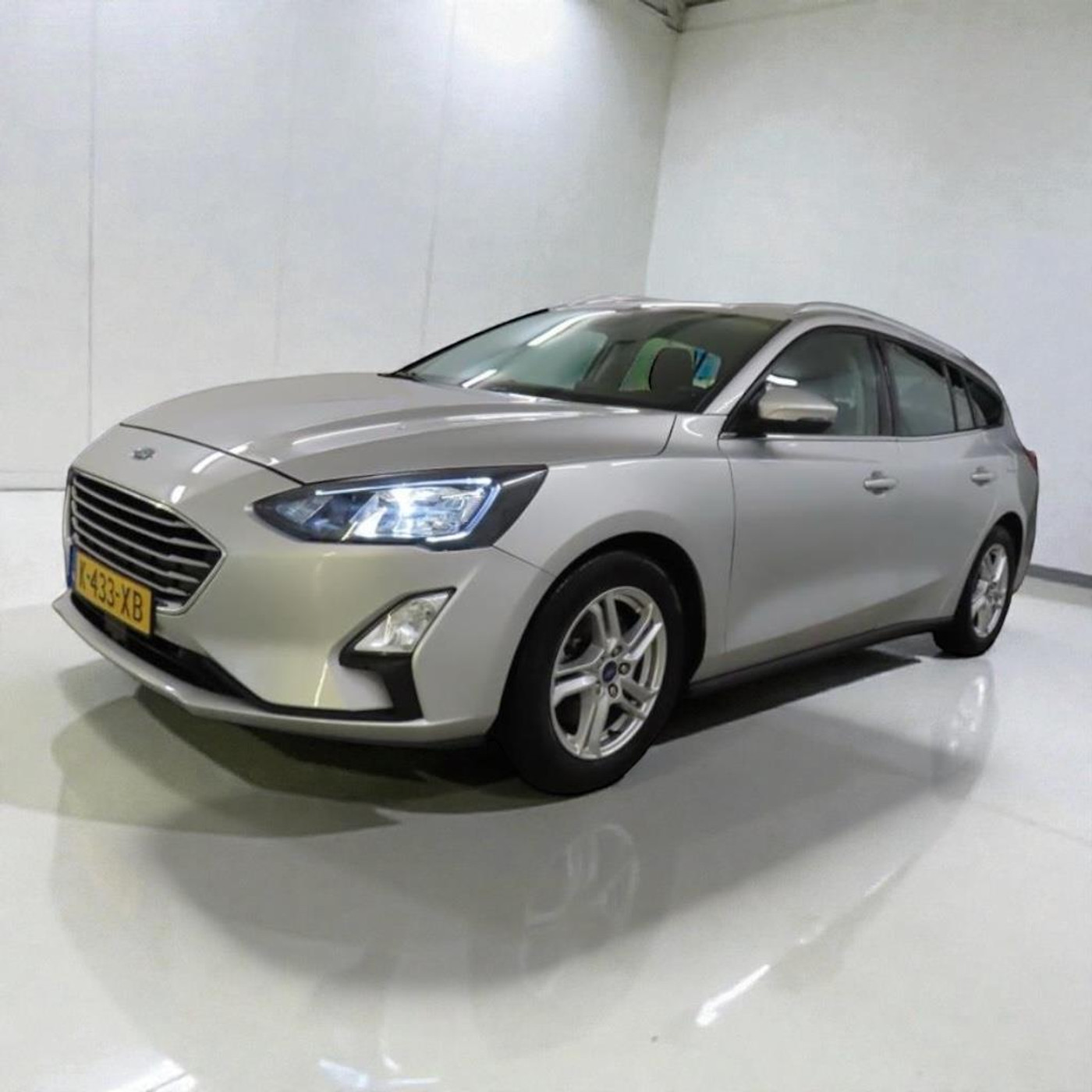 Ford Focus 1.0 EcoBoost Hybrid 1e eigenaar Dealer onderhouden 2021 - voorkant