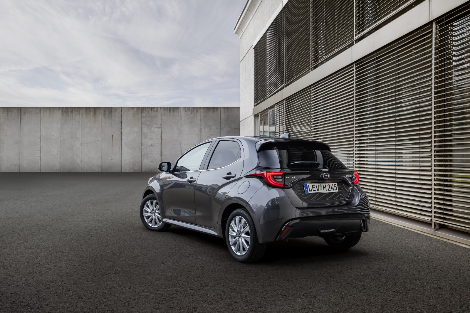 Foto van Mazda 2 Hybrid