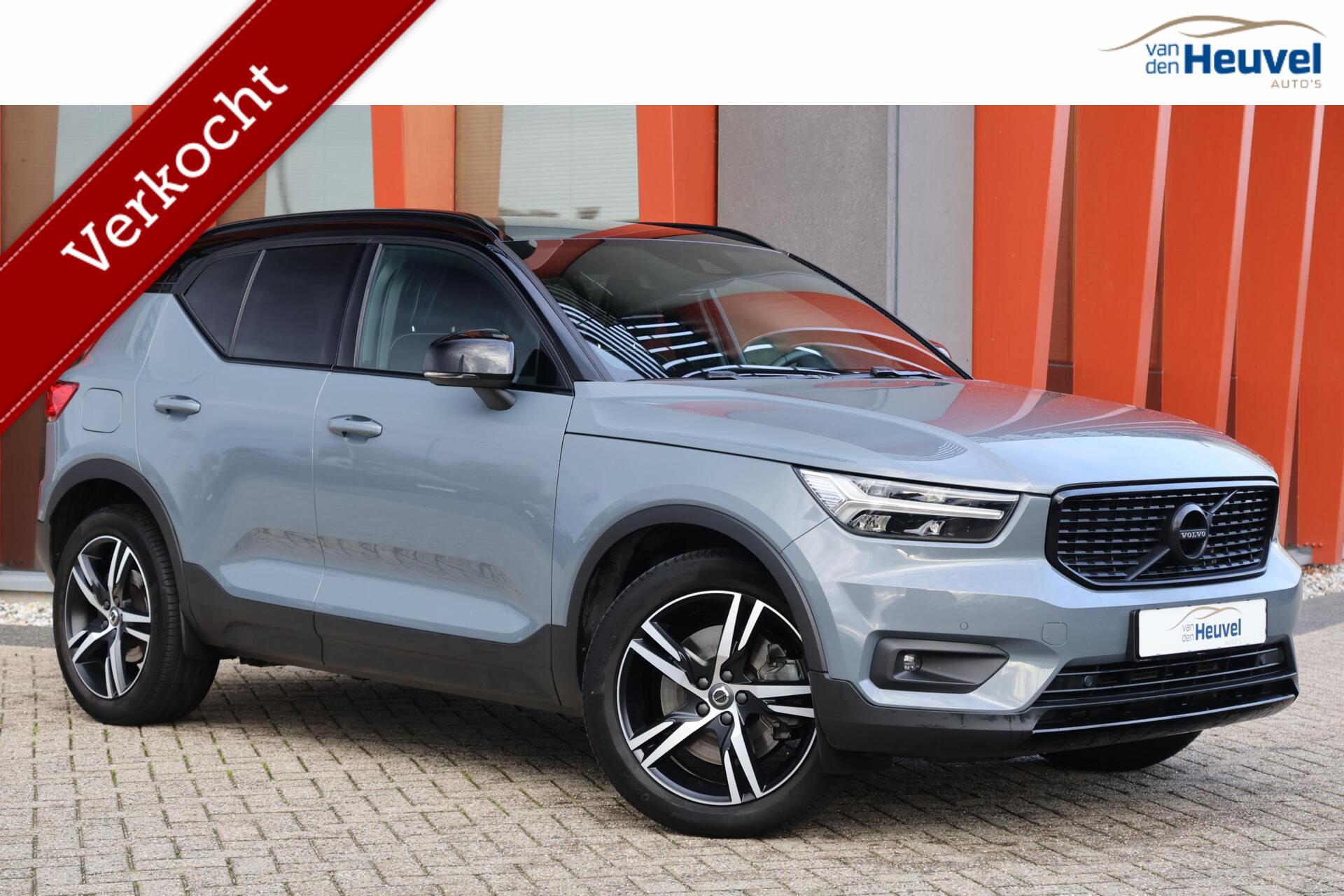 Volvo XC40 T5 Recharge R-Design | Pilot Assist | BLIS | Stoelverwarming | Parkeercamera | Glossy Black | Keyless 2020 - voorkant