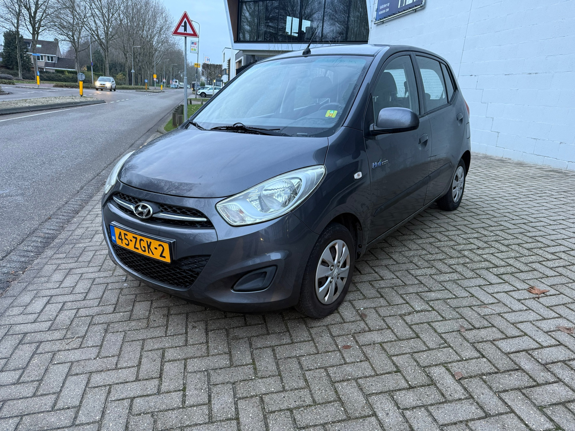 Hyundai I 10 1.0 i-Drive NIEUWE APK 2012 - voorkant