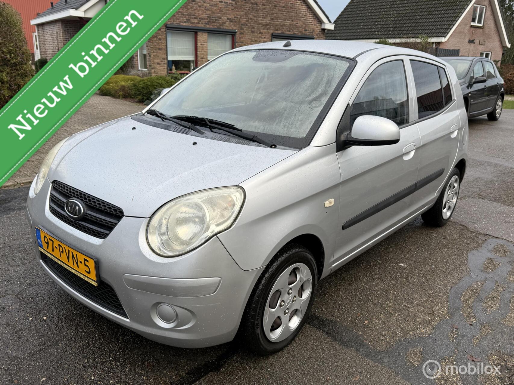 Kia Picanto 1.0 X-pect 2011 - voorkant
