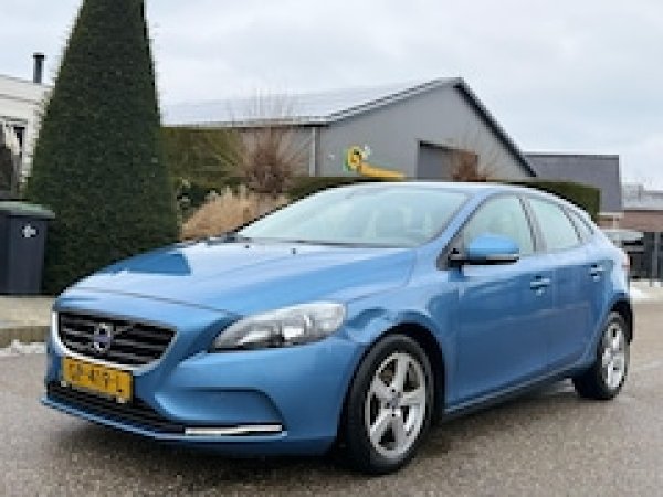 Volvo V40 2.0 D2 R-Design Business 2015 - voorkant