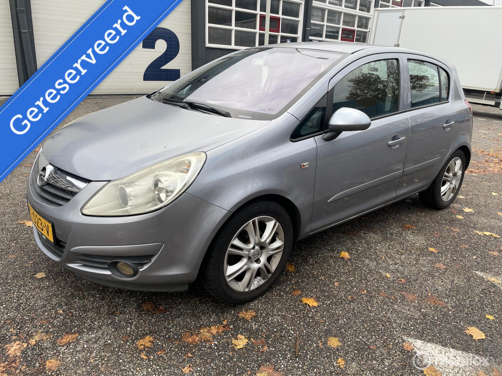 Opel Corsa 1.2-16V Essentia. 2007 - voorkant