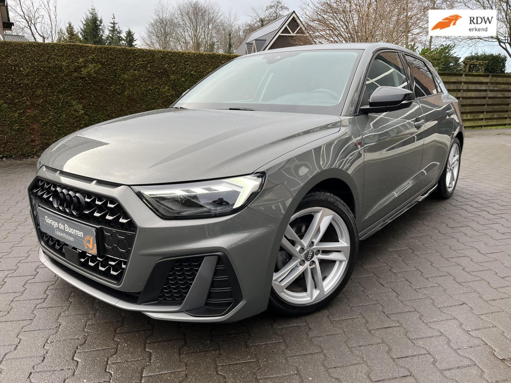 Audi A1 Sportback 30 TFSI S-line exterieur | LED koplampen | sportonderstel | MMi Navigatie | Cruise control 2019 - voorkant