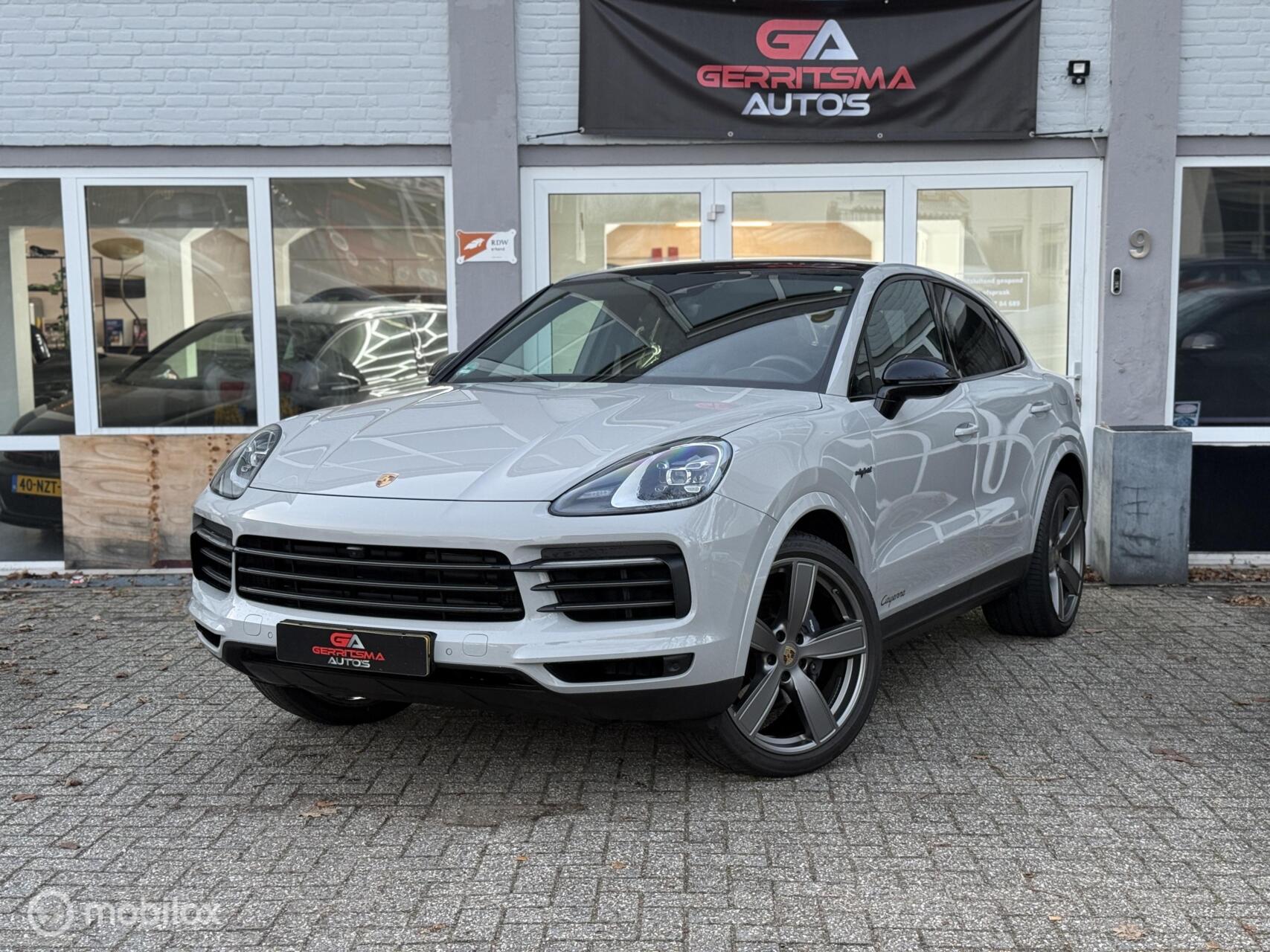Foto van PORSCHE CAYENNE E-HYBRID