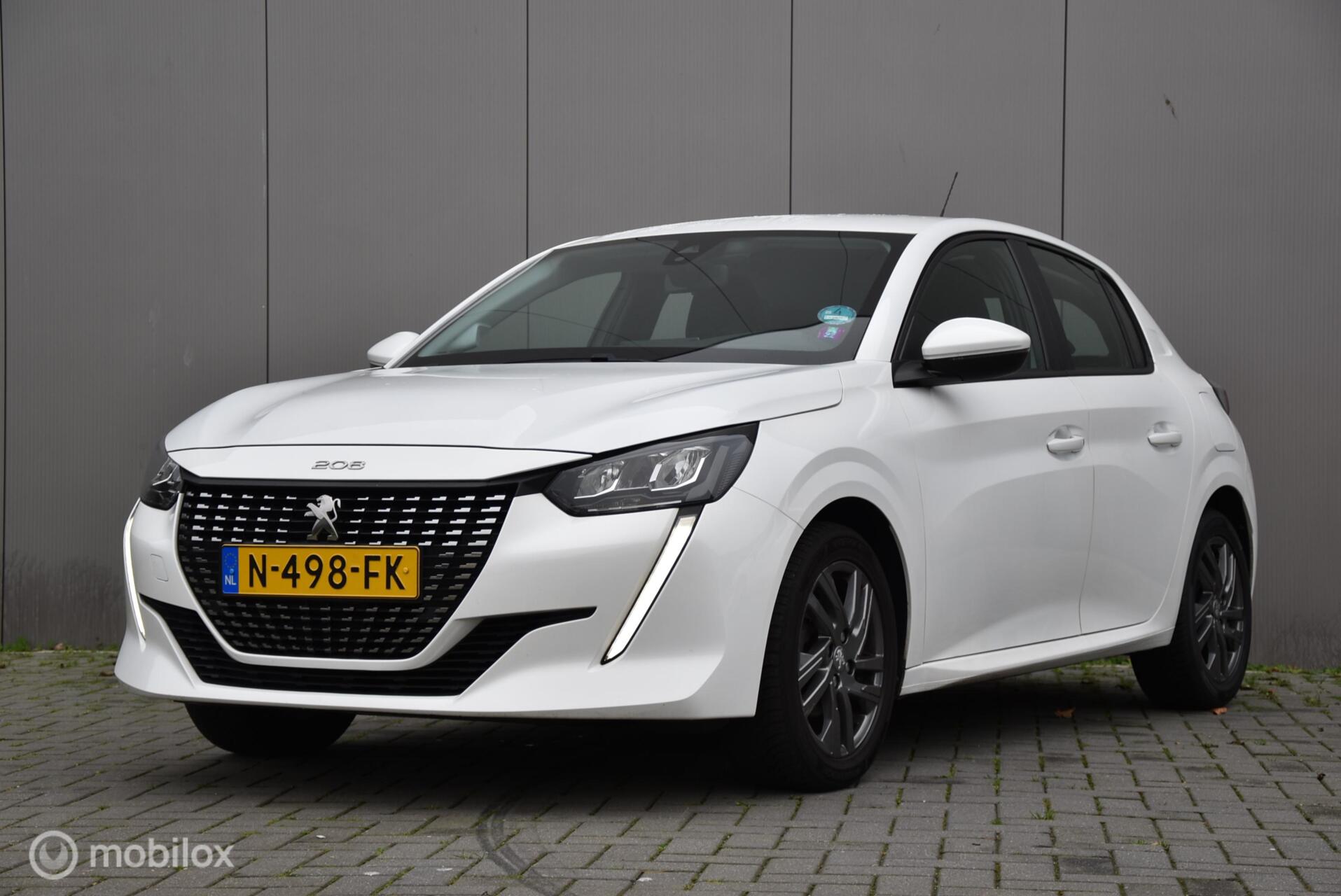 Peugeot 208 1.2 PureTech Allure | Cruise | Carplay |LED koplampen 2021 - voorkant
