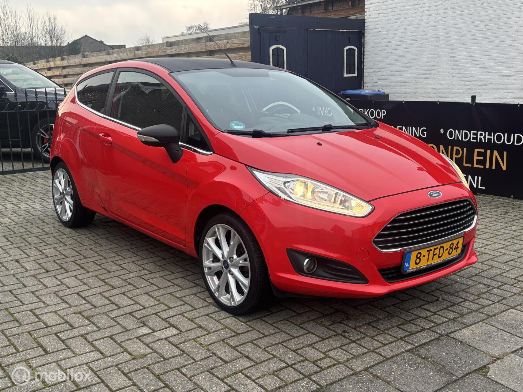 Ford Fiesta 1.0 Titanium 3drs | nw model | nw apk keuring | airco | cruise | aux  | 2014 - voorkant