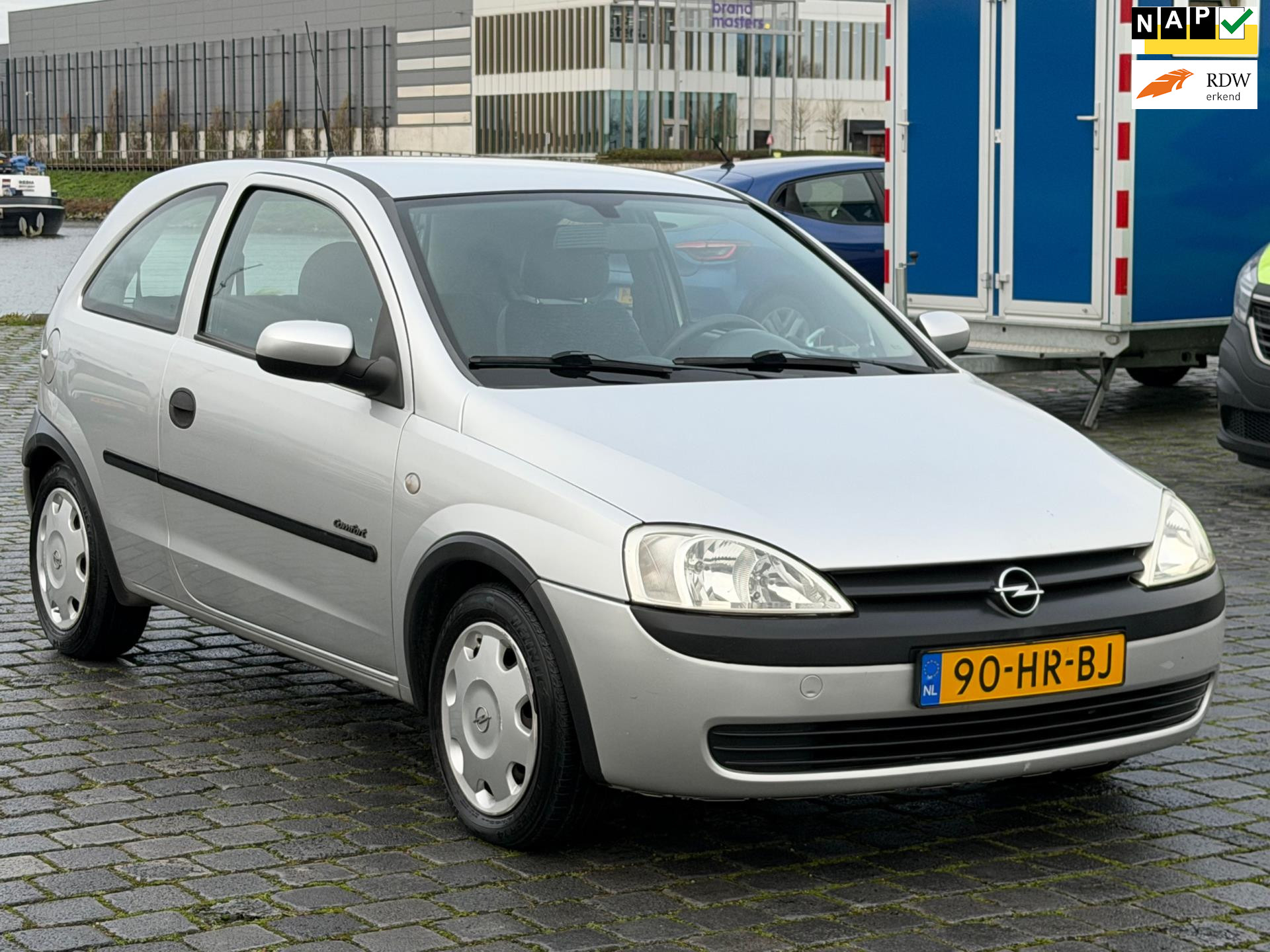 Opel Corsa-c 1.2-16V Comfort 3drs NIEUWE APK NAP 2001 - voorkant