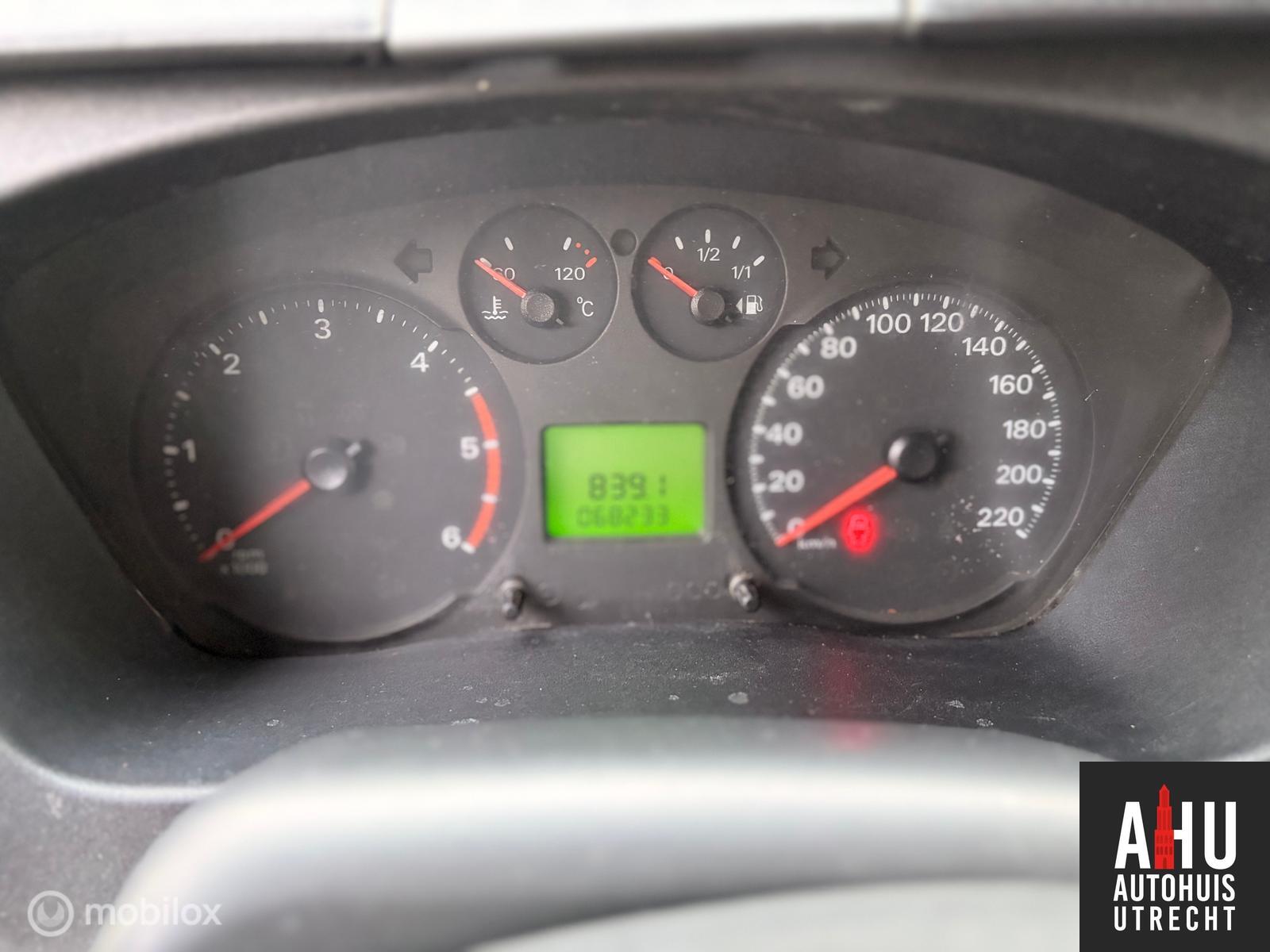 Foto van Ford Transit 260s Van 85dpf LR 4.23