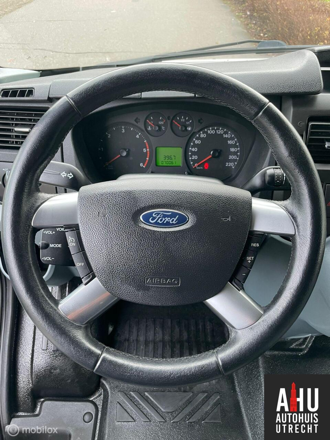 Foto van Ford Transit 350lef Van 200dpf 3,58