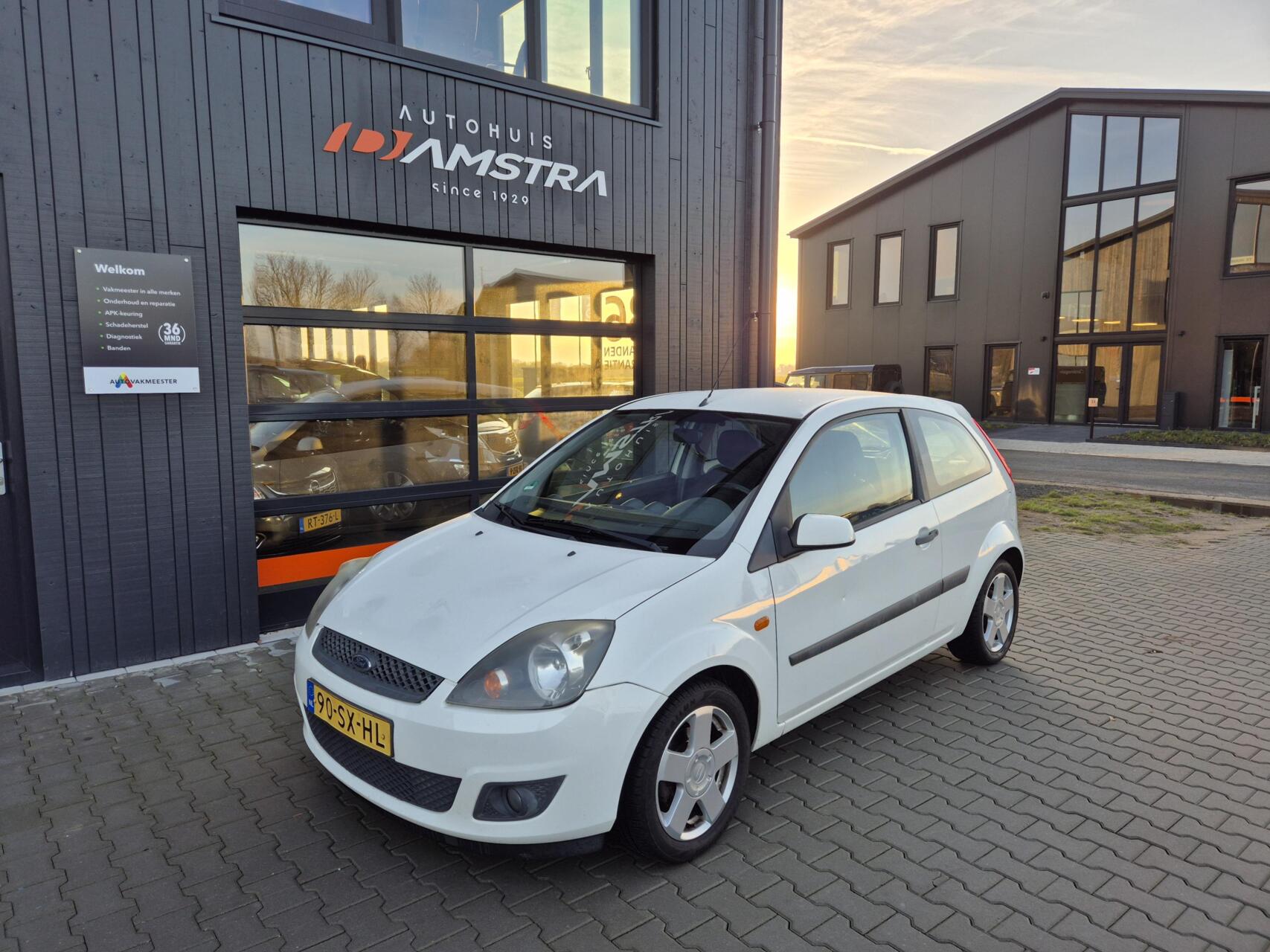 Ford Fiesta 1.4-16V Futura|Airco|Stuurbekrachtiging|Lichtmetalen velgen| 2006 - voorkant