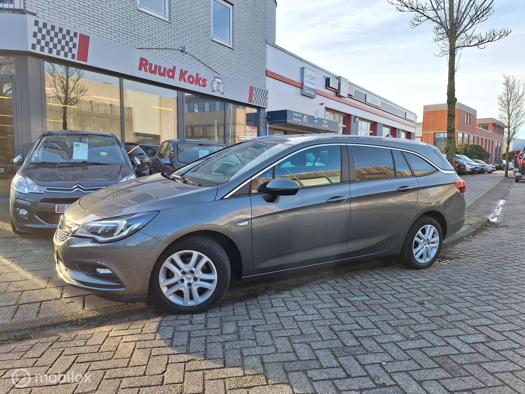 Opel Astra 1.4 Turbo Online Edition 2019 - voorkant