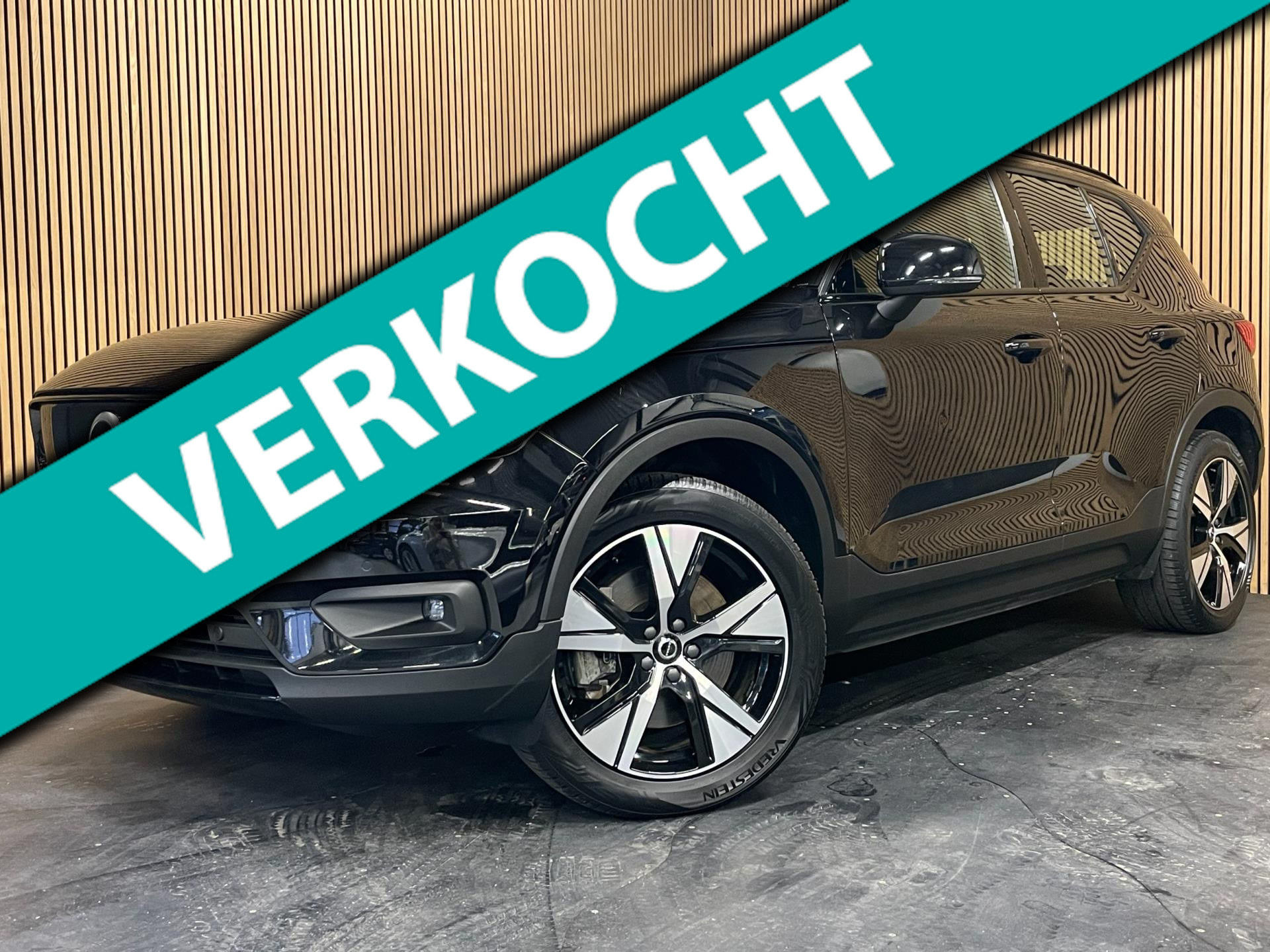 Volvo XC40 Recharge P8 AWD R-Design|94% SOH|TREKH.|LEDER|ELEK. KLEP|ACC|CARPLAY|CAMERA|CLIMATE+CRUISE CONTROL|NL-AUTO|NAP|1e EIG| 2020 - voorkant