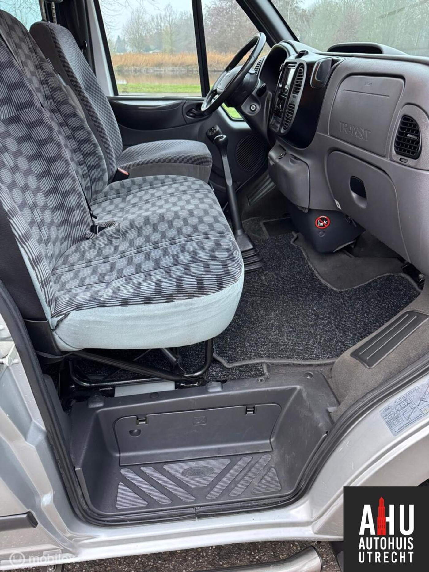 Foto van Ford Transit 260s FD DC 125 LR 4,23