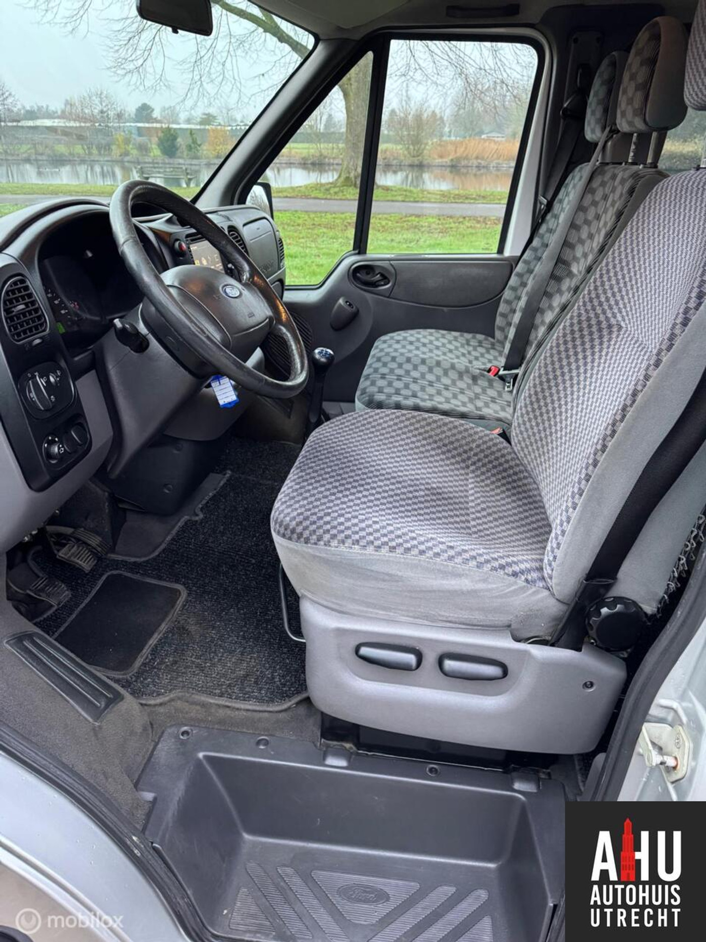 Foto van Ford Transit 260s FD DC 125 LR 4,23