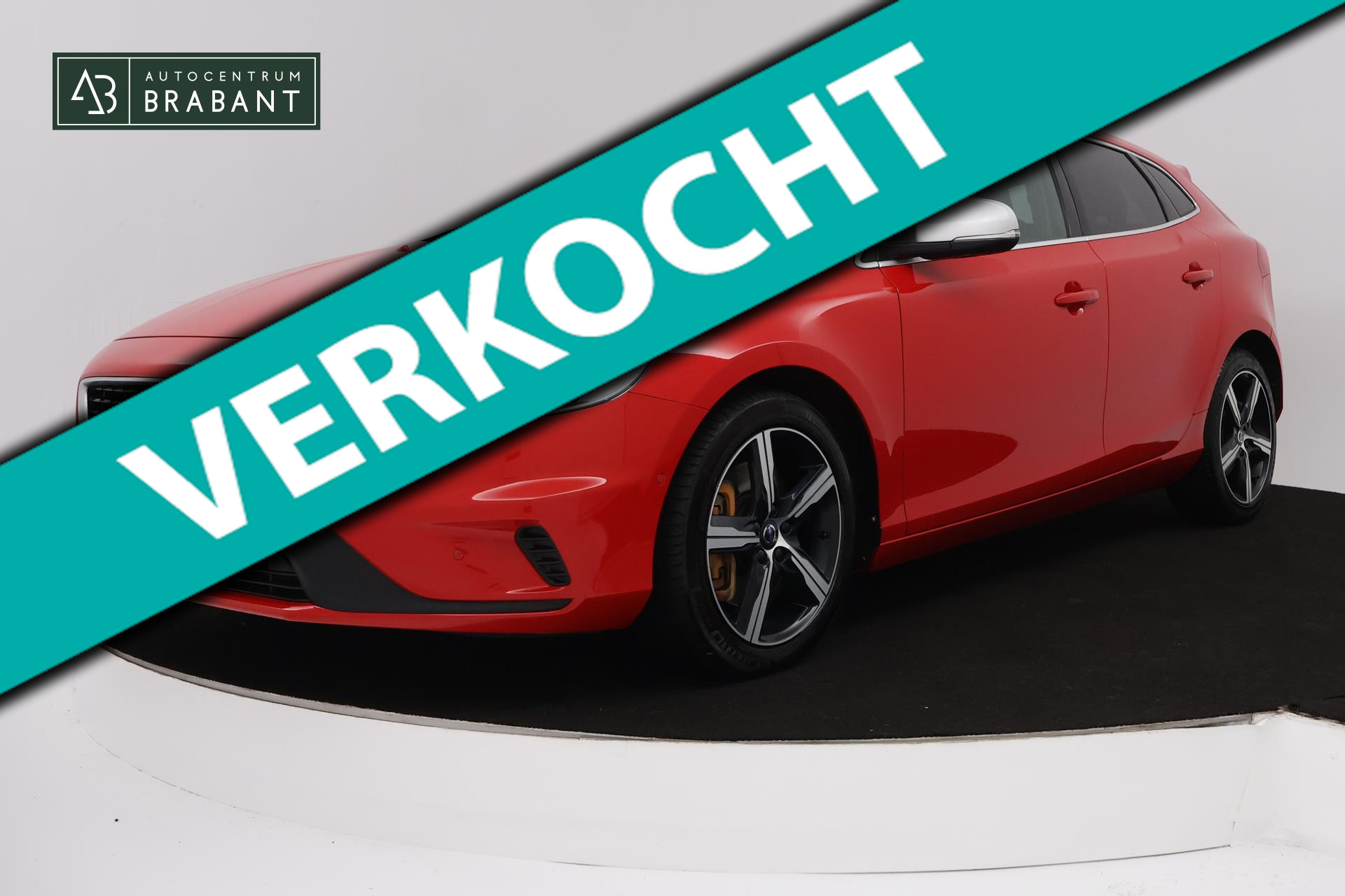 Volvo V40 1.5 T3 Polar+ Sport (PANORAMADAK, CAMERA, NAVIGATIE, STOELVERWARMING, PARKEERSENSOREN, CRUISE CONTROL, NL-AUTO) 2019 - voorkant
