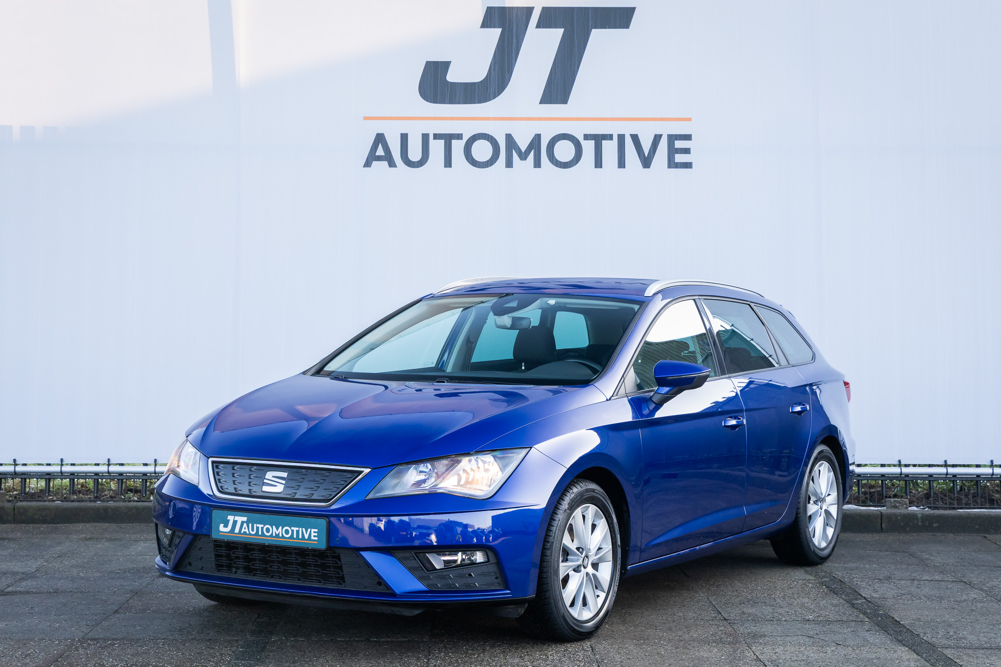 Seat Leon 1.0 Eco TSI Style Business Cruise Control | Camera | Trekhaak 2018 - voorkant