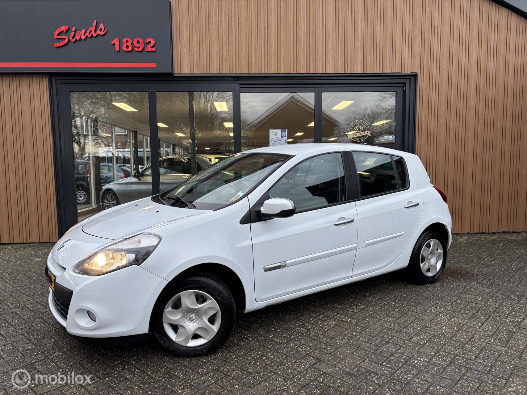 Renault Clio 1.5 dCi Collection | Export | Rijd & schakelt goed | 2011 - voorkant