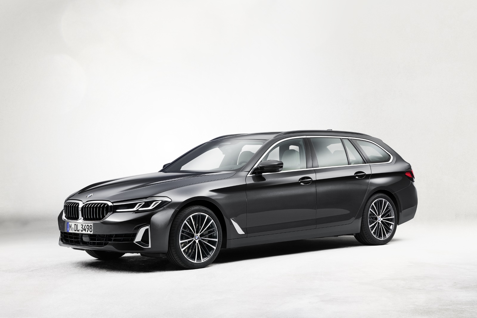 BMW 5-serie Touring 530e xD Bns Edit.+ 2021 - voorkant