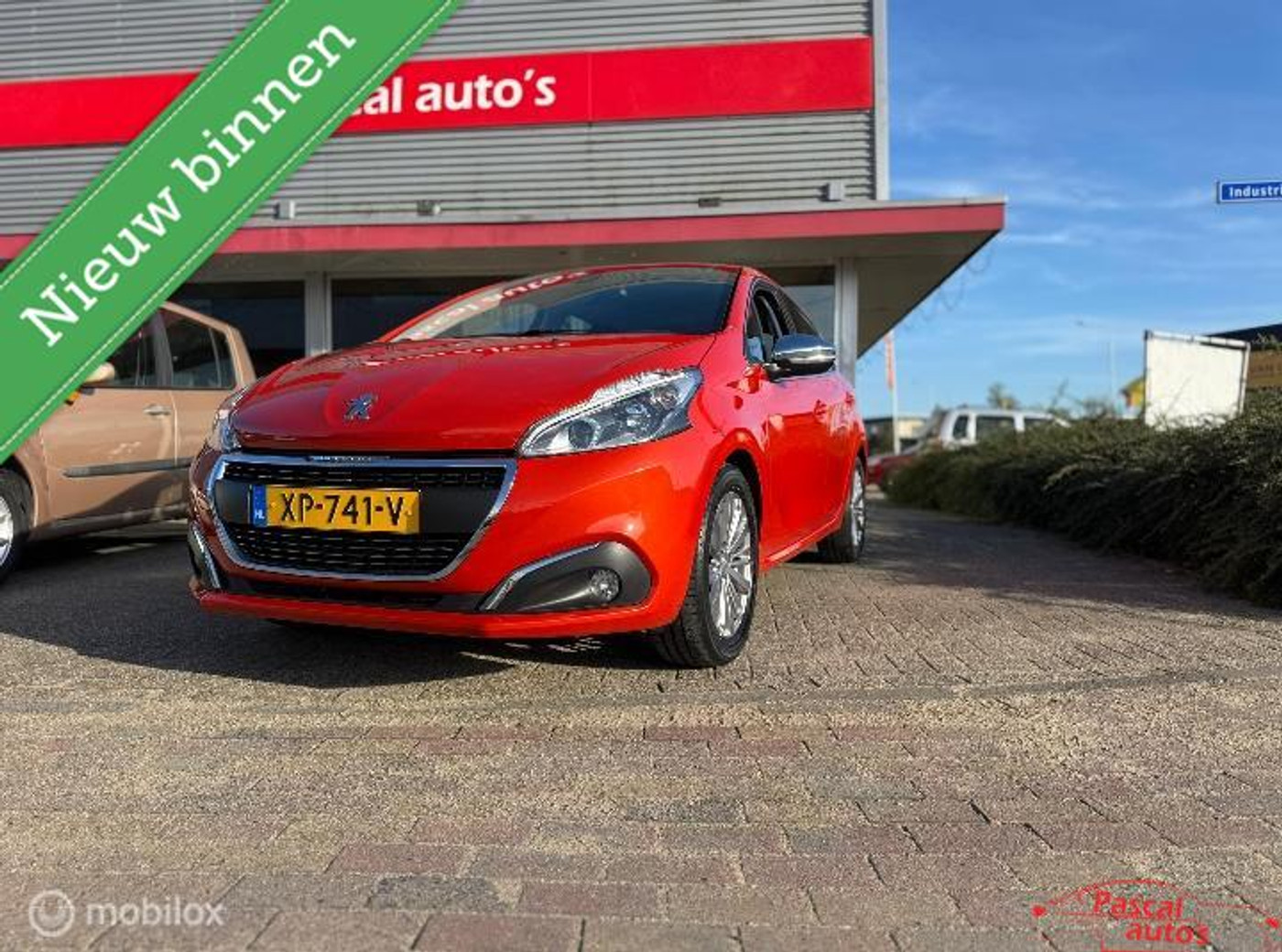 Peugeot 208 1.2 PureTech Allure 2019 - voorkant