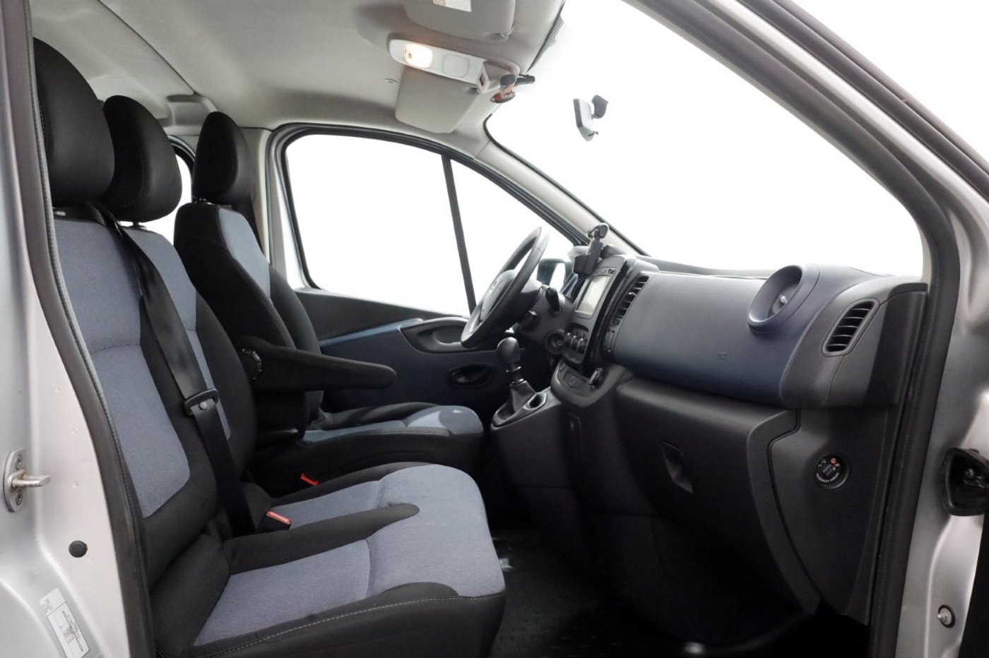 Foto van Opel Vivaro-b