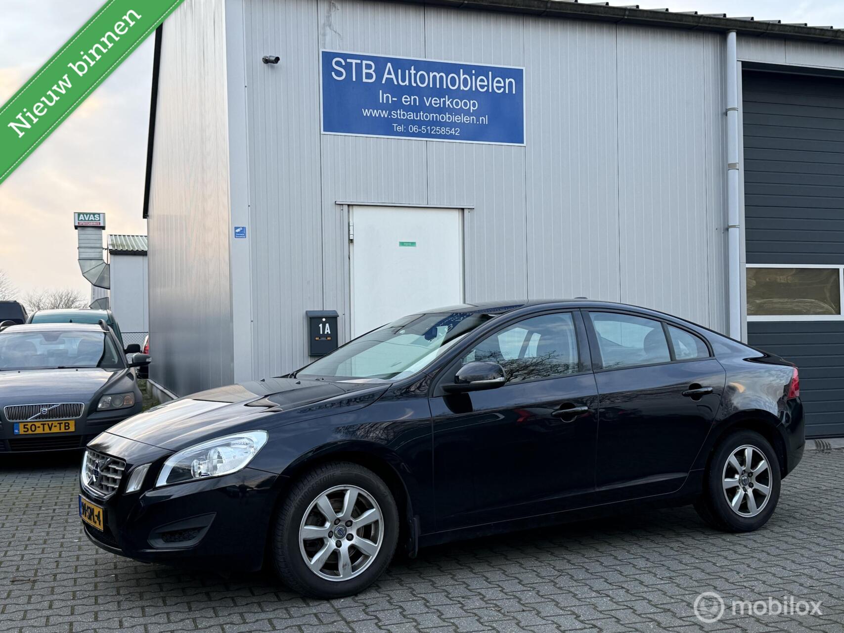 Volvo S60 1.6 T4, Weinig kilometers, Volledig dealer oh. 2011 - voorkant