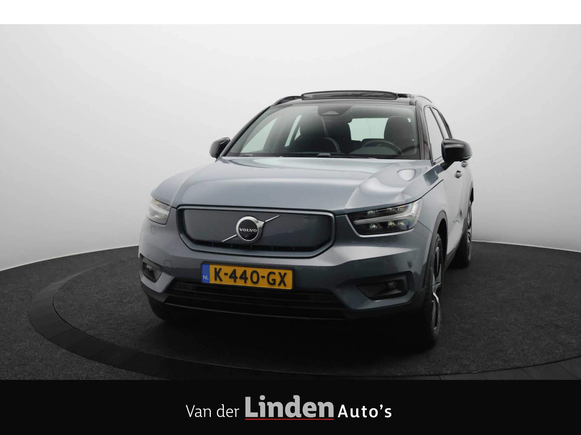 Volvo XC40 Recharge P8 408PK AWD R-Design SOH 91,8% | Warmtepomp | Trekhaak | Panoramadak | Harman/Kardon | 360° Camera 2020 - voorkant