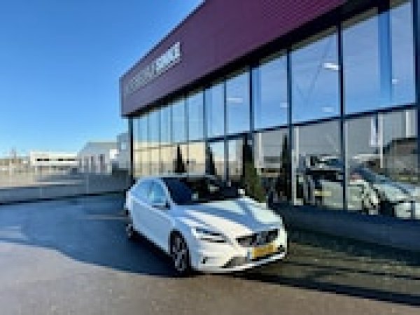 Volvo V40 1.5 T3 Polar+ Sport 2019 - voorkant