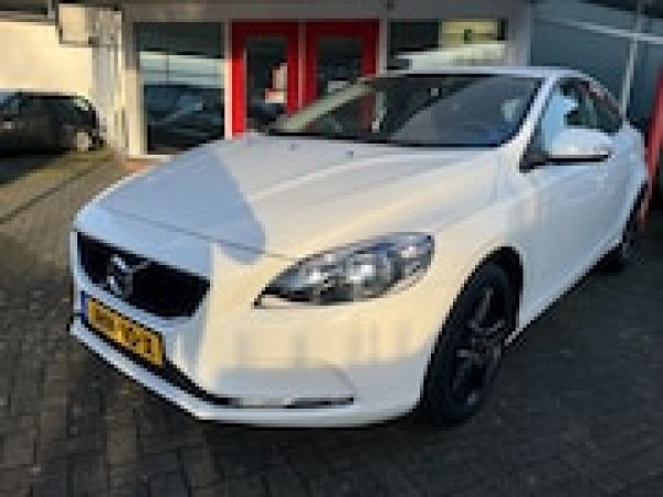 Volvo V40 2.0 T2 R-Design 2016 - voorkant