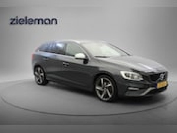 Volvo V60 2.0 T3 Summum 2016 - voorkant