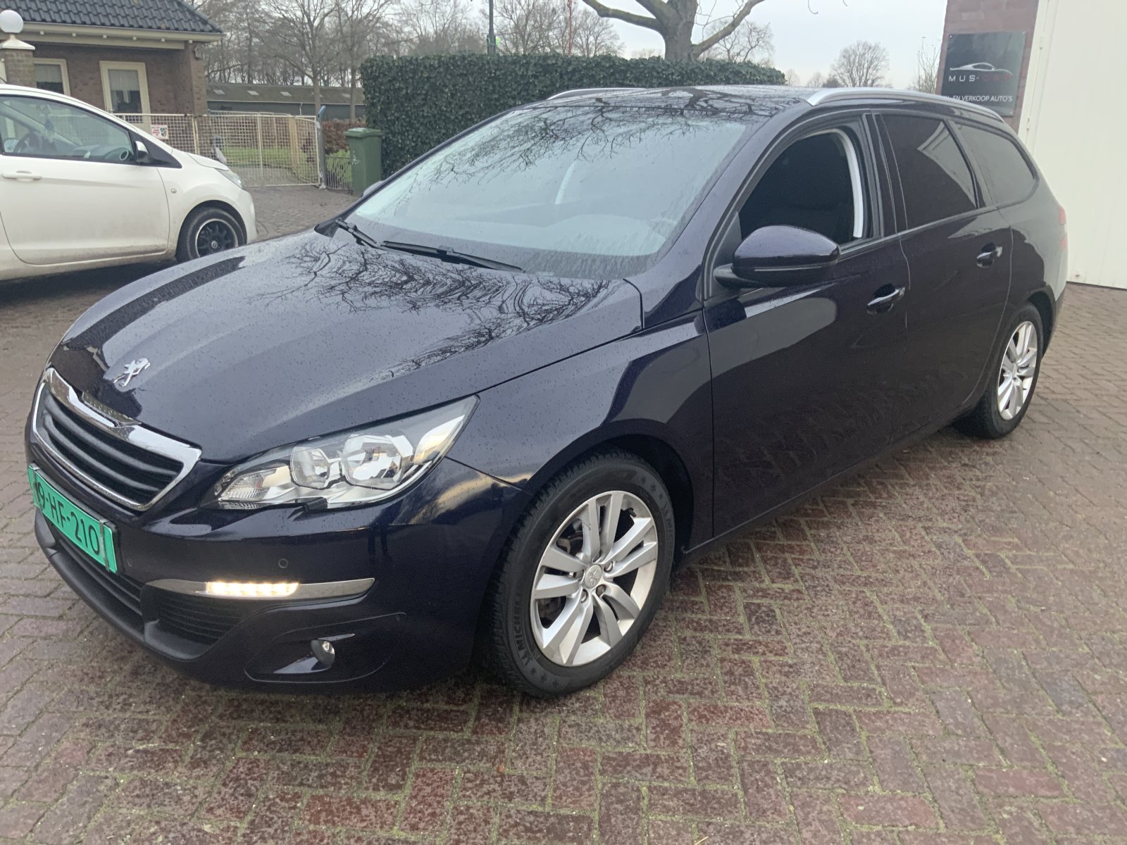 Peugeot 308 SW 1.2 PureT.Blue L. Ex 2017 - voorkant